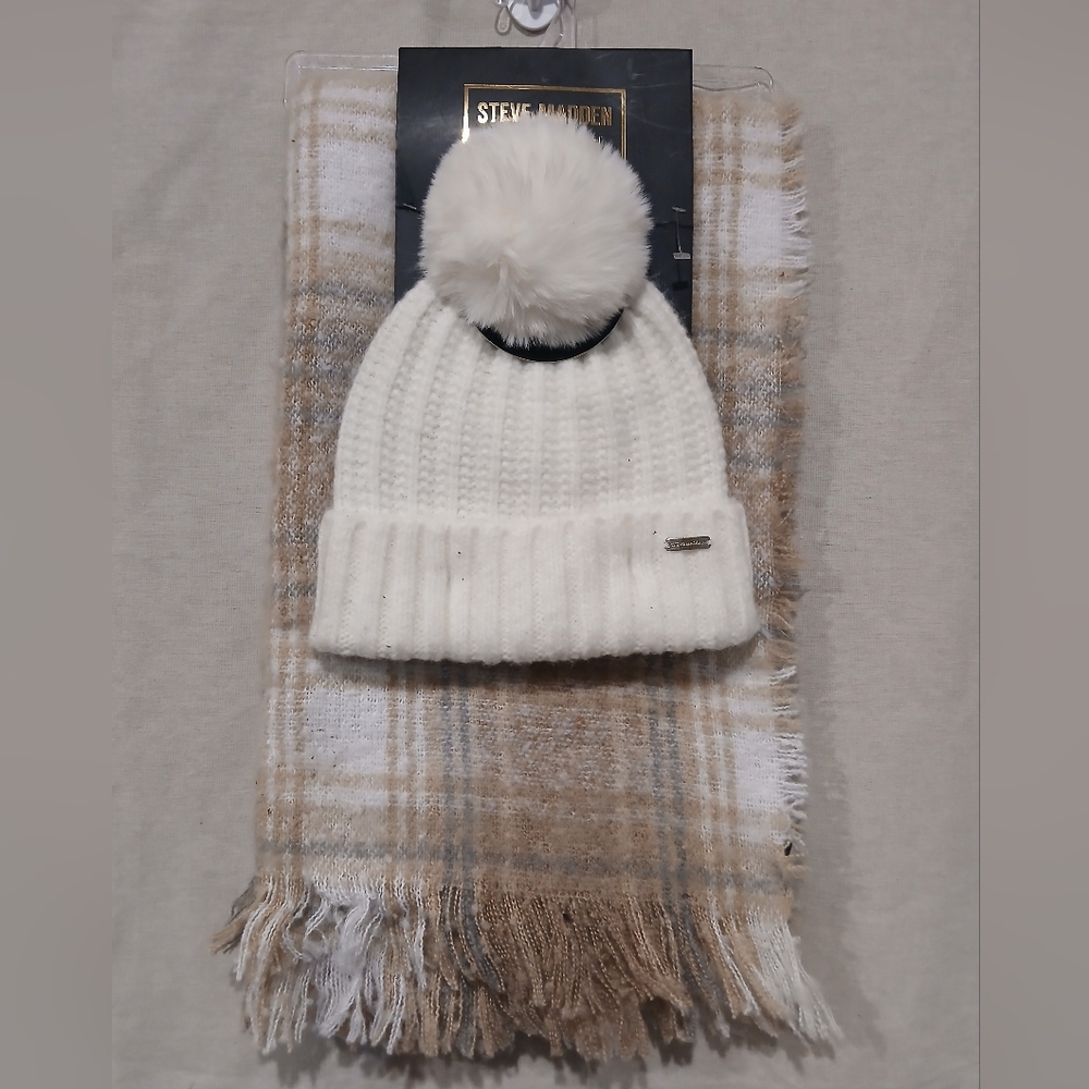 Steve Madden Cream Knit Beanie with Pom Pom